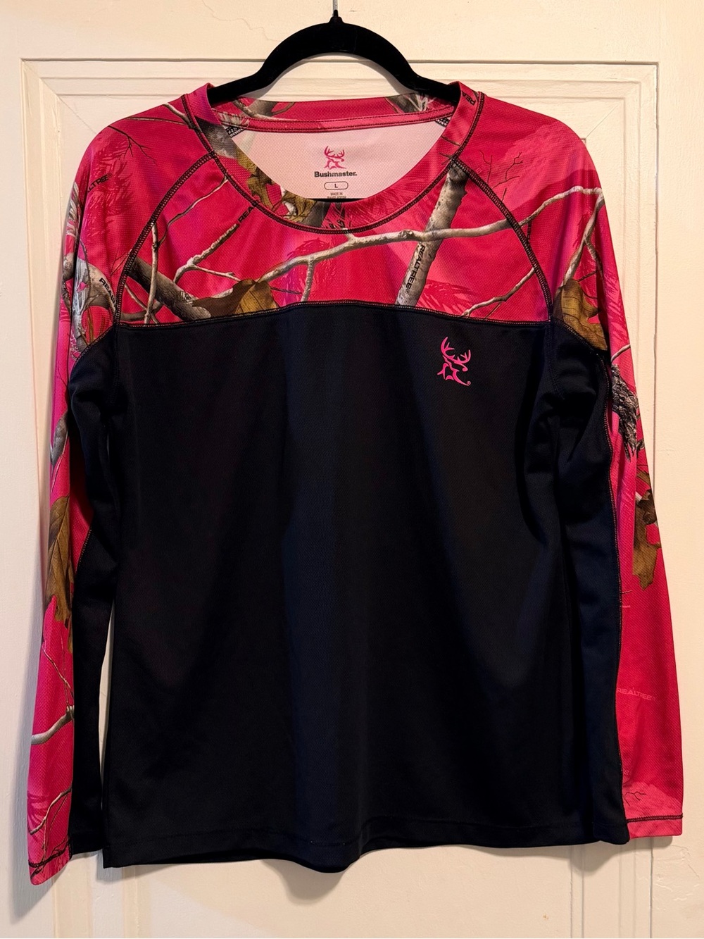 Bushmaster Realtree Pink Camouflage Long Sleeve Performance Shirt Size L - NWOT